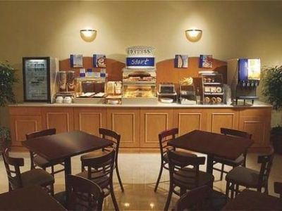 Holiday Inn Express El Reno By Ihg Екстериор снимка